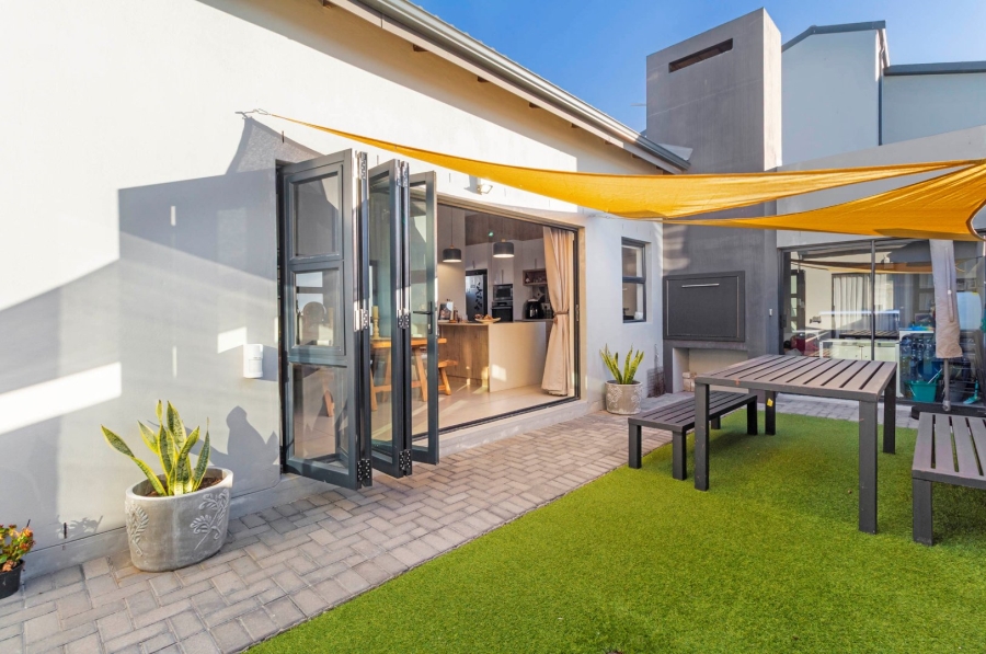 3 Bedroom Property for Sale in Sandown Western Cape